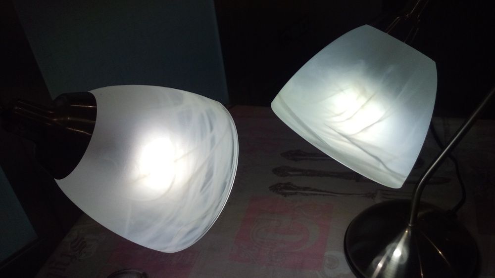 Elegantes e invulgares candeeiros p/ secretária e mesinha de cabeceira