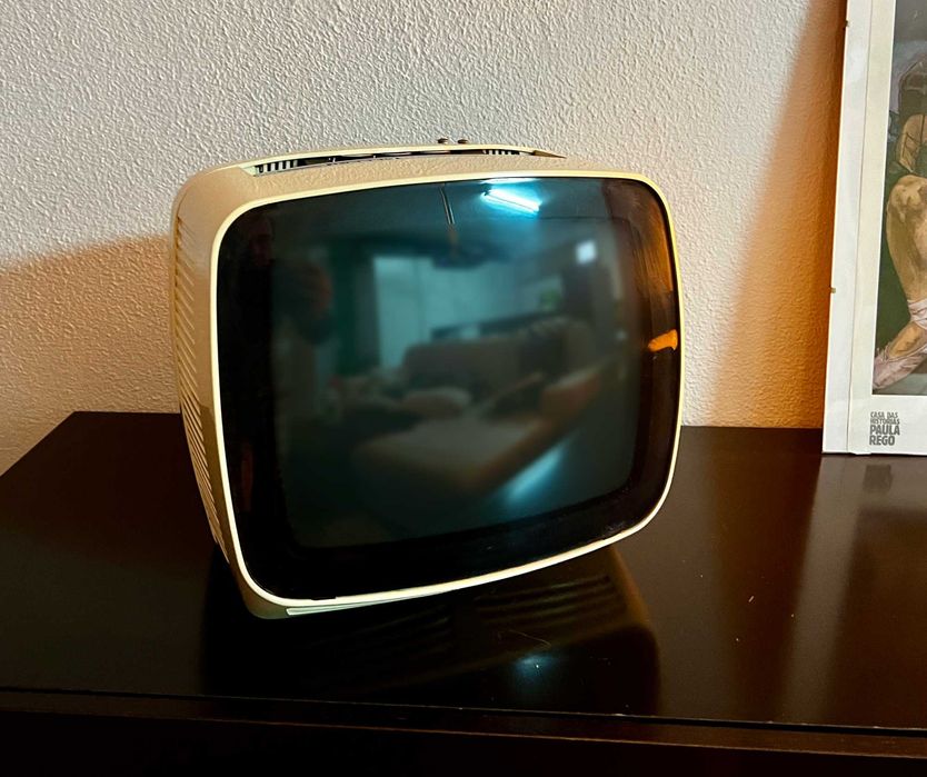 TV Televisão Indesit 12" Preto e Branco / Vintage / Retro / Space Age