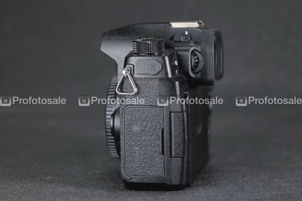 Фотоапарат Panasonic Lumix DC-G90