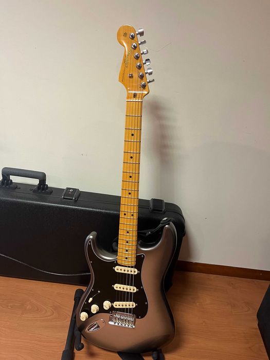 Fender American Professional Esquerdina 2024