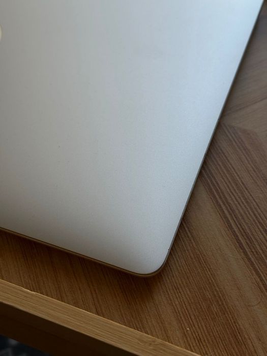 MacBook Air M1 (2020) | 8 GB RAM | 256 GB SSD | Bardzo dobry stan