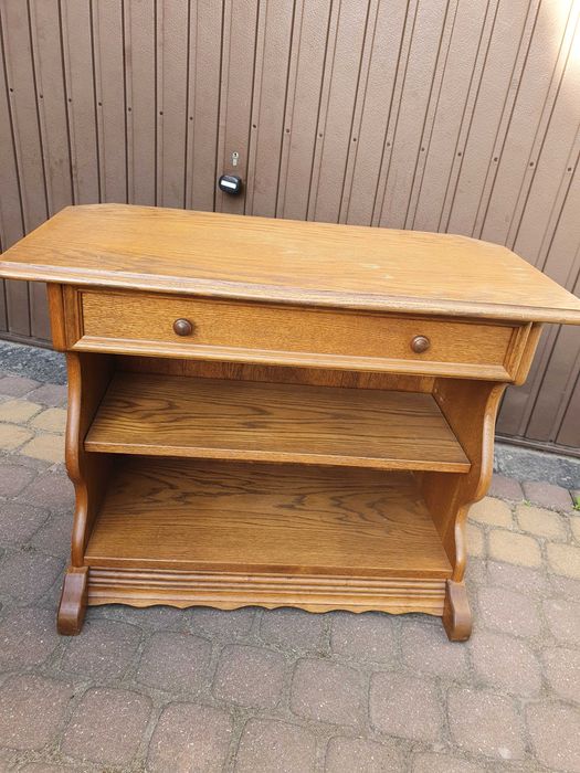 Stolik pod telewizor