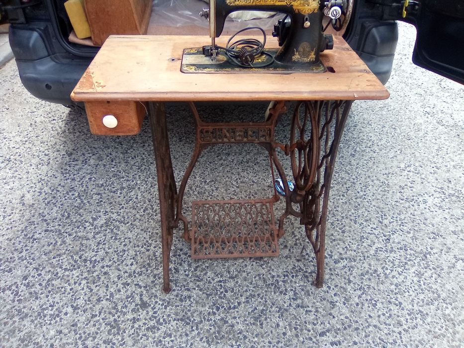 Máquina de costura singer