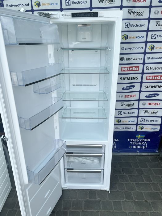 Холодильна шафа Electrolux No Frost #07116