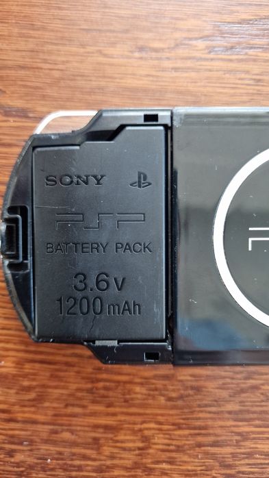PSP 3004 + ładowarka, etui