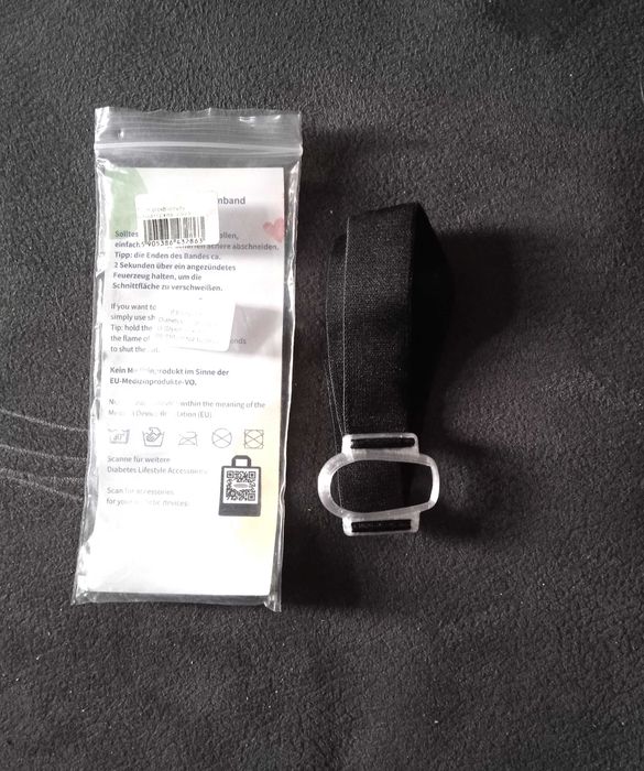 Uchwyt na sensor Dexcom G6 z czarną opaską