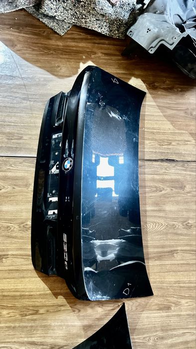 Кришка багажника BMW 5 G30 в кольорі 475 не фарбована.