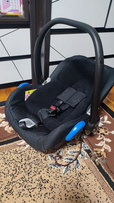 Дитяче автокрісло 0+