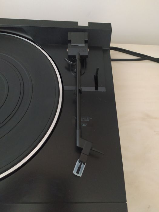 Akai gira discos AP A305, para peças. Valor individual