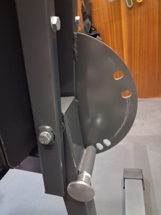 Banco Extensões Quadríceps e Femoral titanium strength Evolution 150CF