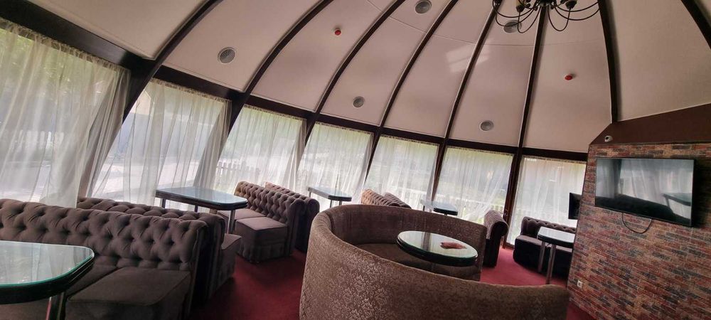 Продаються комерційні приміщення.