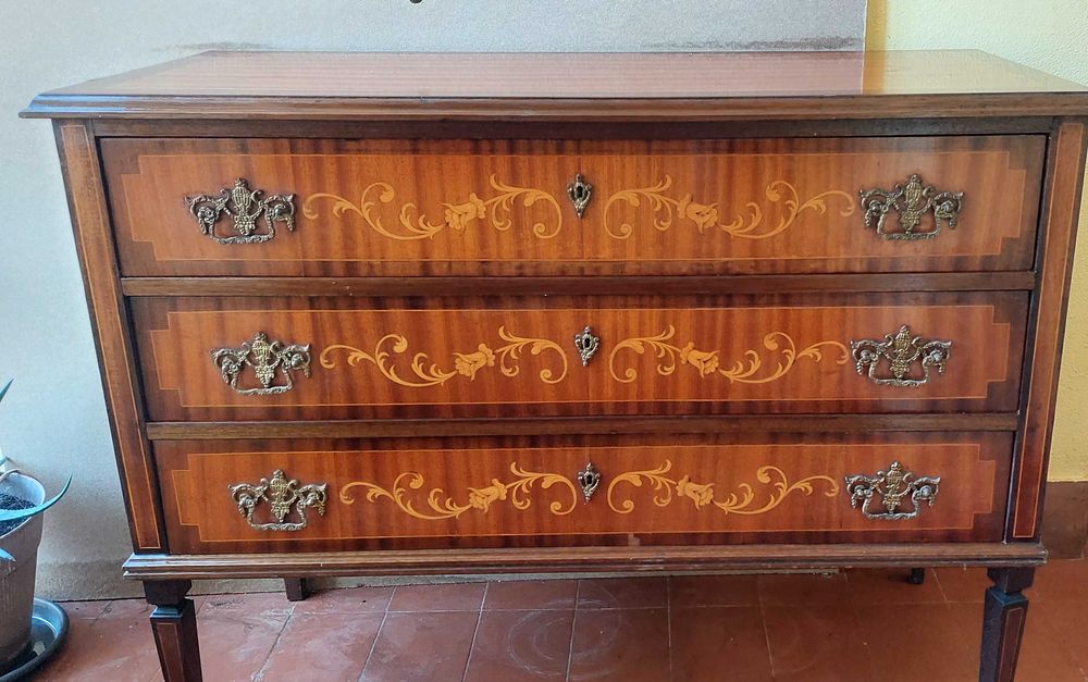 Cómoda estilo D. Maria