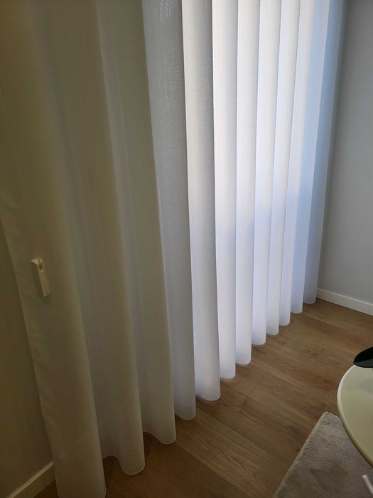 Cortinado branco de ondas