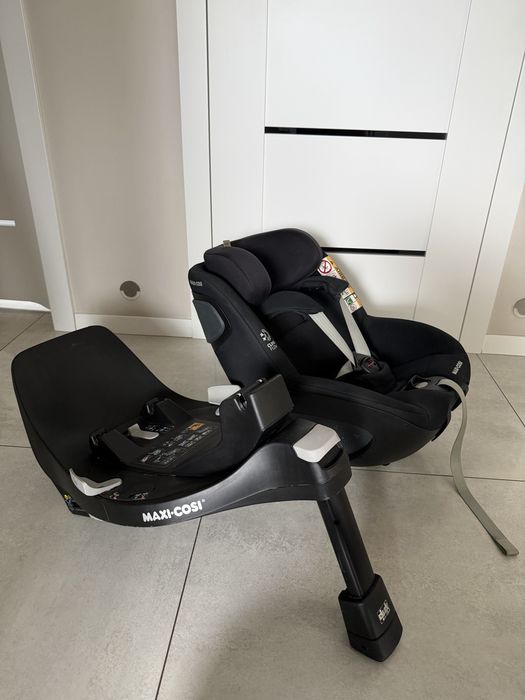 Fotelik samochodowy Maxi-Cosi Pearl 360  + baza obrotowa Maxi Cosi FamilyFix 360