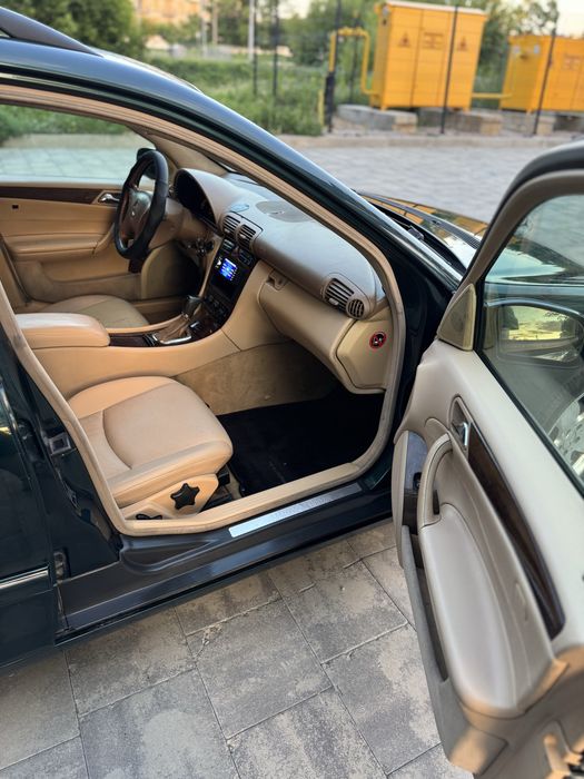 Mersedes-benz C220d автомат дизель в гарному стані