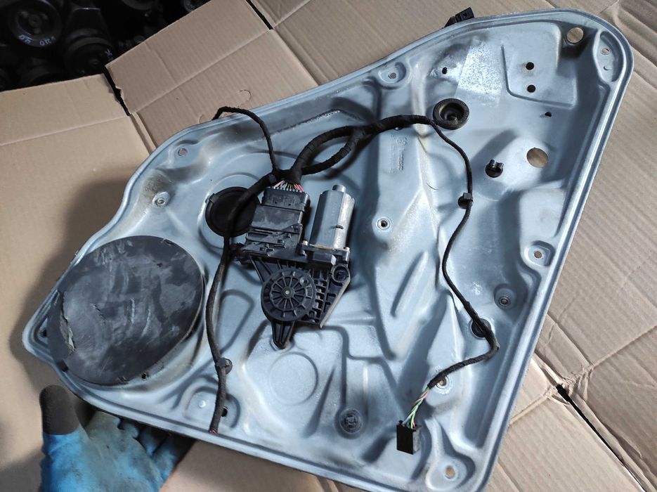 Mechanizm Otwierania szyby Lewy Tył Vw Passat B 5 FL Sedan