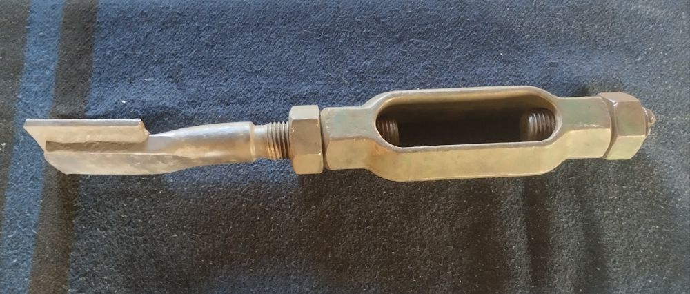 Стяжний гвинт, стяжка, талреп.