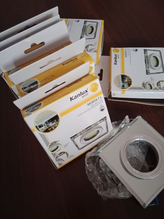 Oprawka halogenowa z lustrem