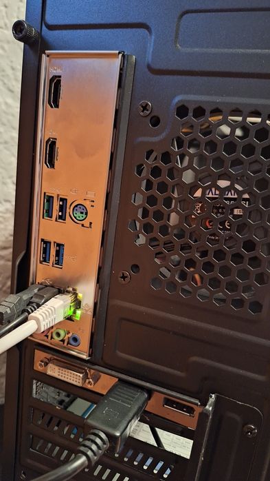 PC i3 10100F 4/8x 4.30GHz+16GB DDR4+m2 256GB SSD Win11 PRO/OKAZJA