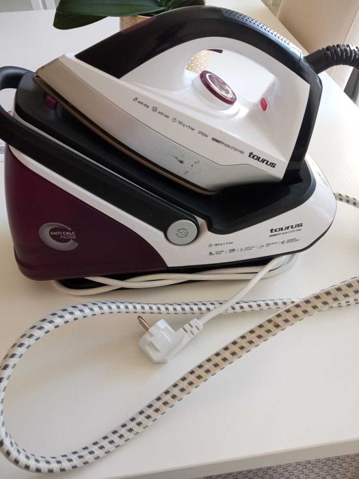 Ferro a Vapor Taurus