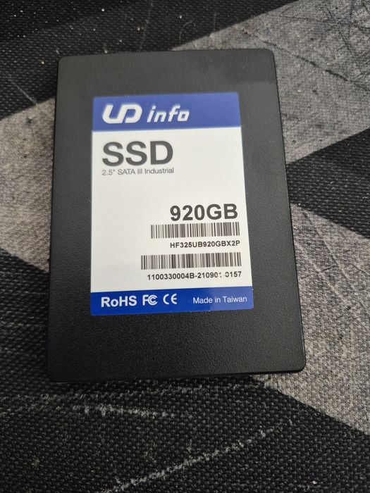 Dysk SSD 2,5 cala 920GB  UD info