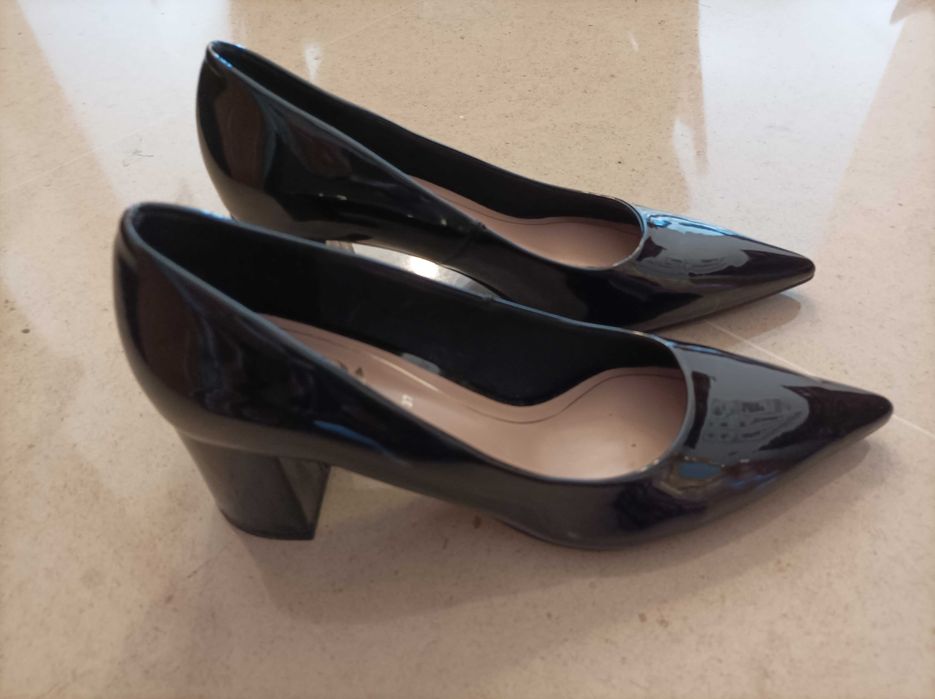 Sapatos de Saltos Altos Pretos