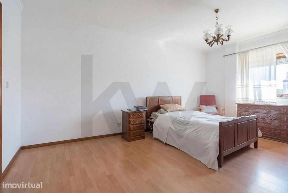 Apartamento T3 com varanda no centro da Mealhada