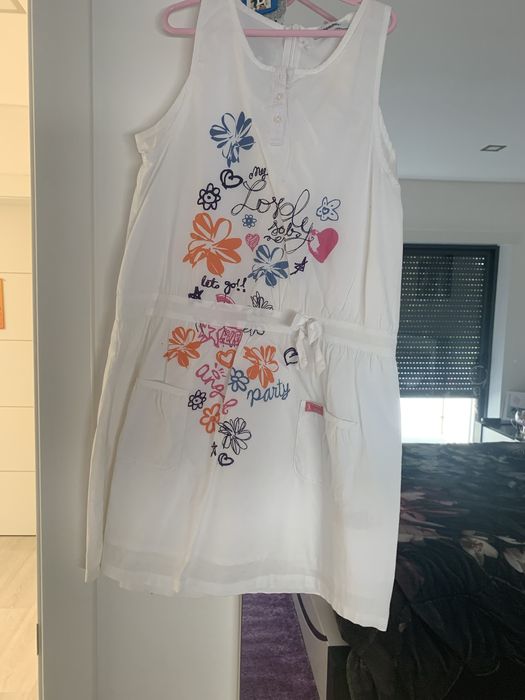 Vestido branco com flores