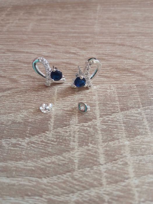 Kolczyki wkręty platerowane srebrem z ozdobnymi cyrkoniami