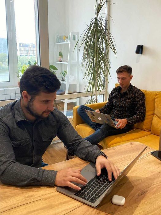 Вчитель програмування Python, JavaScript, PHP