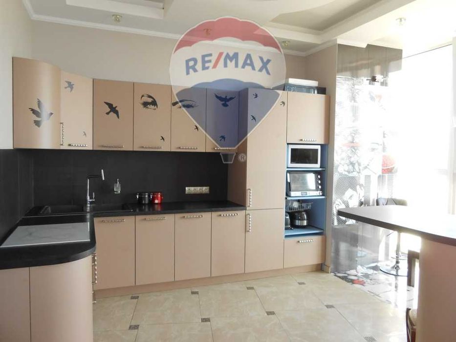 Без комісії. Пентхаус видовий з терасою, 130м2, поруч метро. Генератор