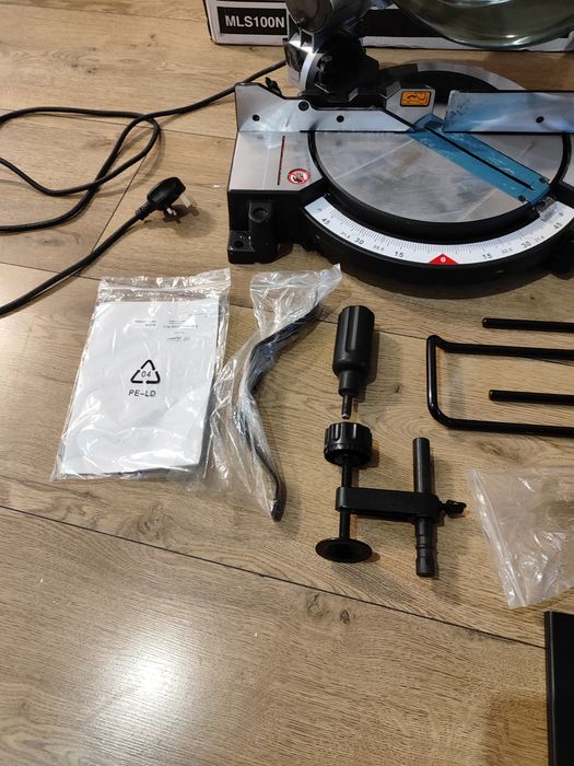 Piła ukosowa Makita MLS100, 1500wat, 255mm