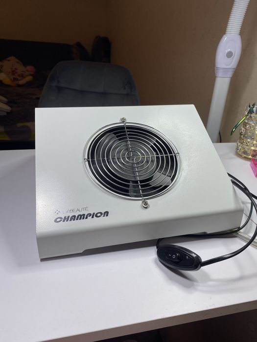 Манікюрна витяжка