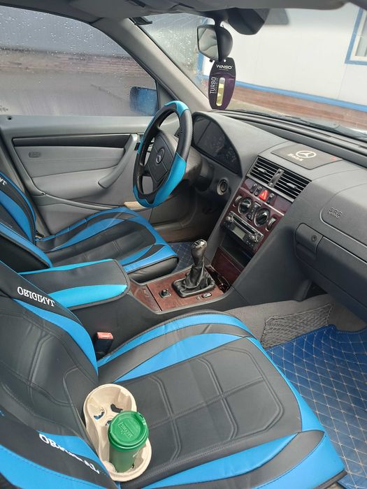 Мерседес Бенц С-180