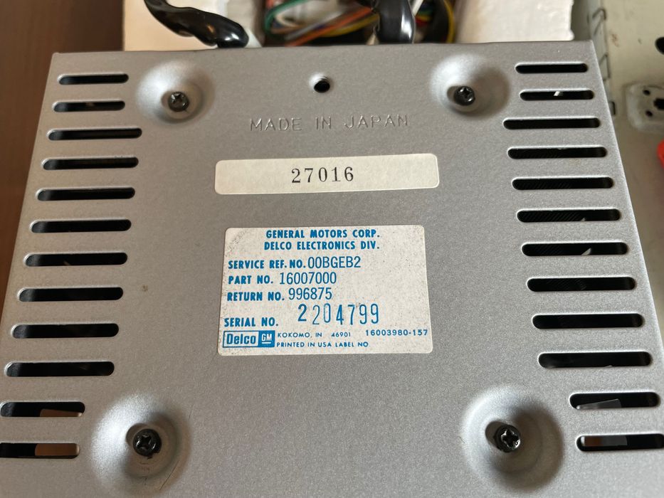 Delco GM 2700-F + GM Stereo Graphic EQ Power Booster 70's '' USA ''