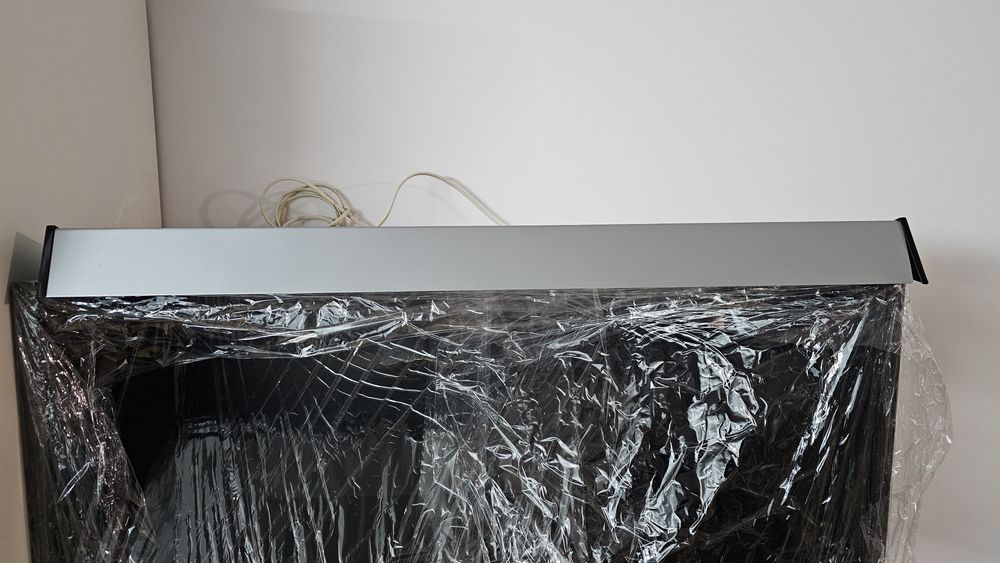 Iluminação para estantes Billy IKEA