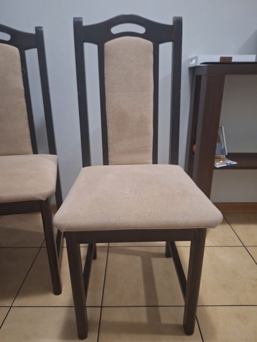 Krzesła drewniane     6 szt