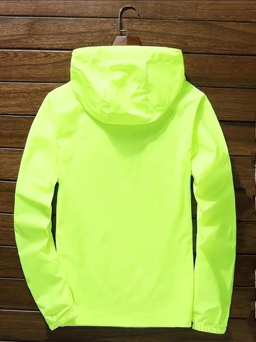 Куртка вітровка яскрава з капюшоном, нова, легка, спортивна, крута!