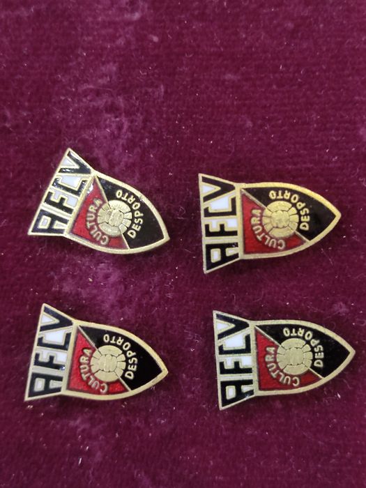 Pin / emblema Alviela FC Vaqueirense Vaqueiros Santarém