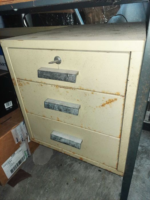 Secretária 1,60m com gavetas