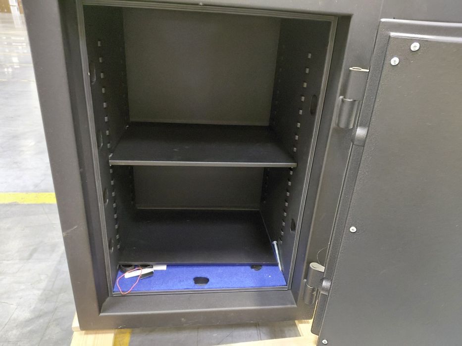 Sejf Metalkas gabinetowy 4GB kl. I z zamkiem kluczowym czarny
