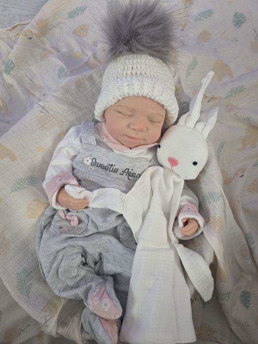 Bebé Reborn Menina Realista Silicone Sólido Completo 45 cm
