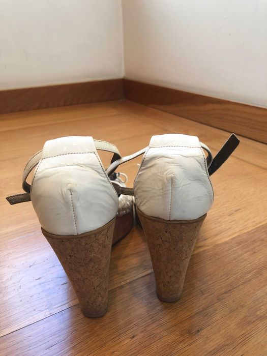 Sapatos de cunha