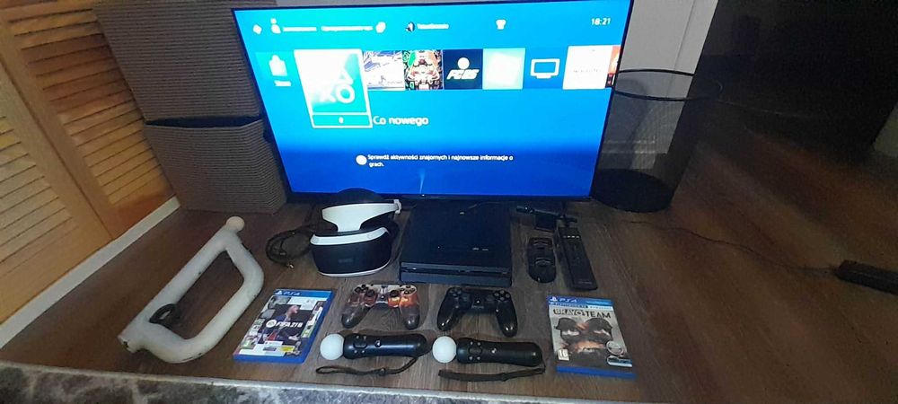 PS4 komplet 860GB , 2 Pady, VRy, kontrolery move, pistolet,okablowanie