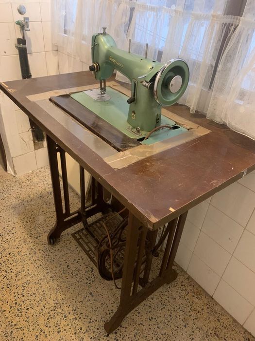 Maquina de costura Huscvarna