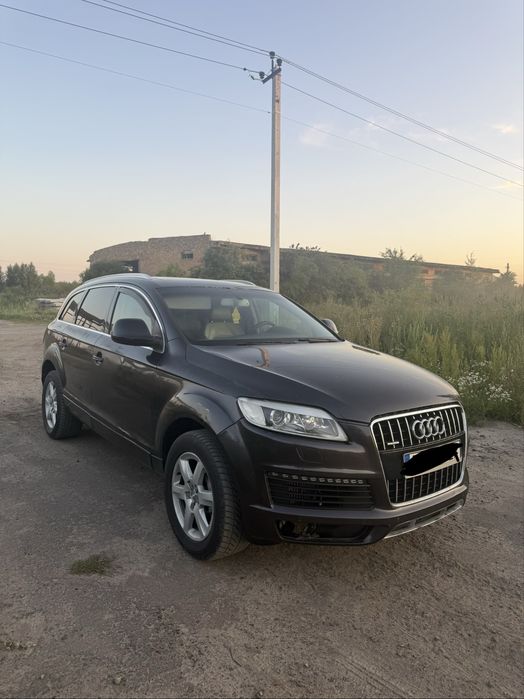 Audi Q7 3.0 D пневма Для військових