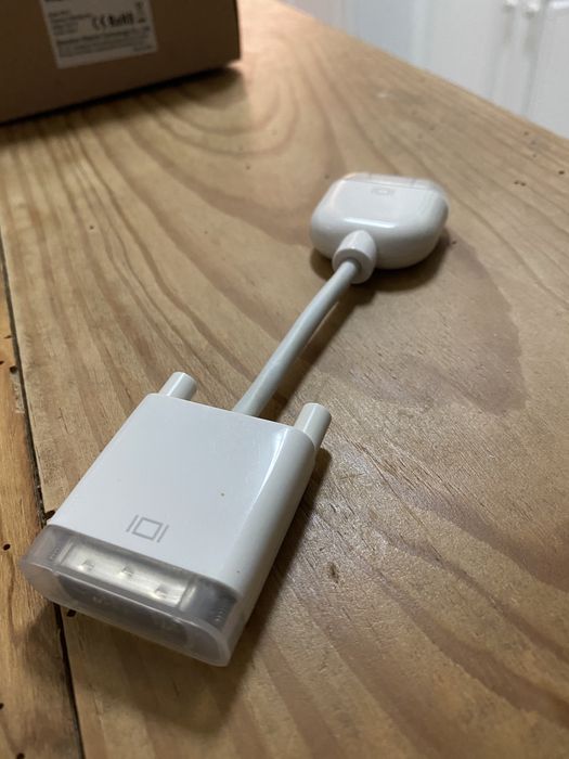 Original Apple DVI-I to VGA Adapter64585095826818123