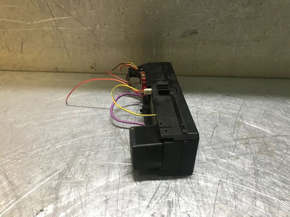 CAIXA DE FUSIVEIS MERCEDES W202 C200 C220 A0005400172