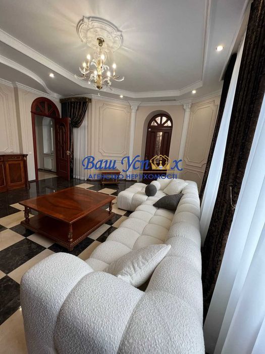 Продажа дома с ремонтом в классическом стиле на Софиевской Борщаговке.