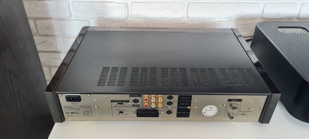Magnetowid Sony EV S1000E, Video Hi8